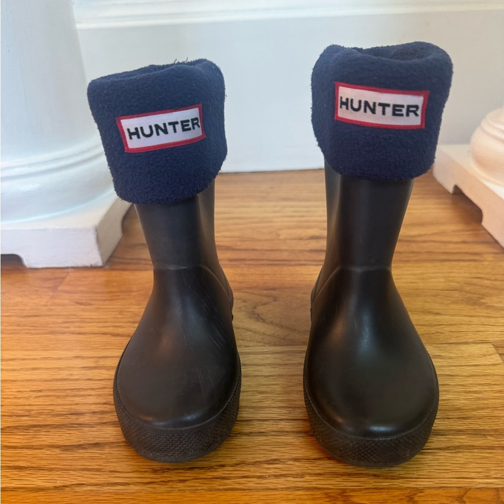 Hunter Kids First Nebula Rain Boots Size US 7 Includes Fleece Socks Navey Blue